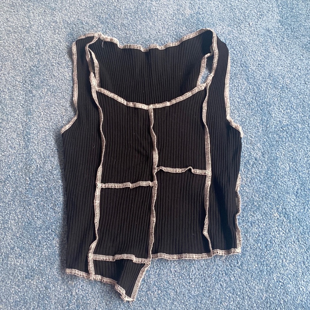 Womens cropped tank top. Size small